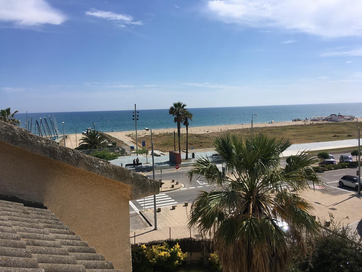 Beach House Castelldefels Ngoại thất bức ảnh